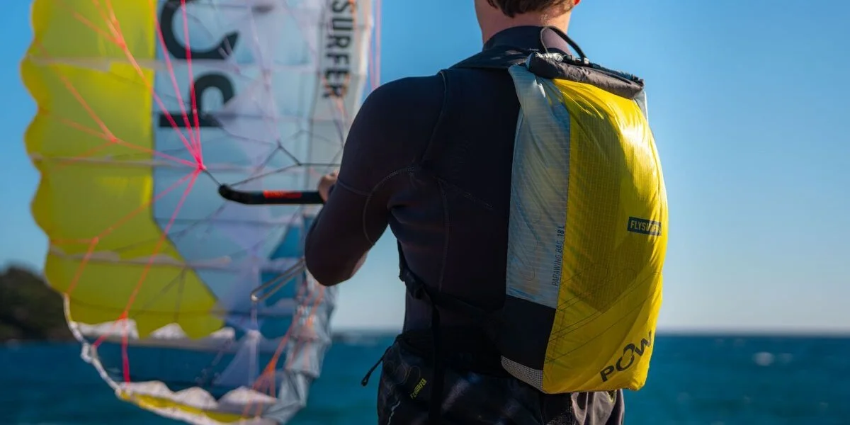 Le sac à dos Flysurfer inclus avec la parawing POW2.